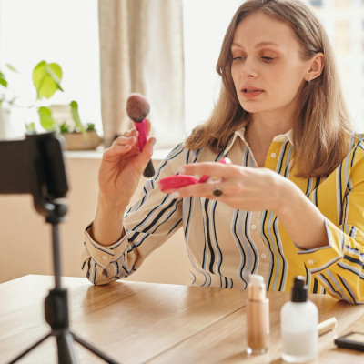 GRWM, Fit Check, ASMR και όλα τα trends που είδαμε στο TikTok το 2024