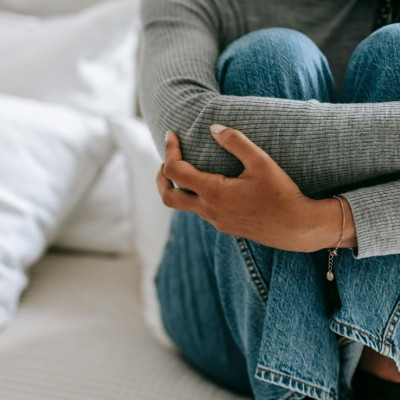 Άφησε πίσω τη δραματοποίηση: Αντιμετώπισε τις καταστροφικές σκέψεις και εστίασε στο παρόν