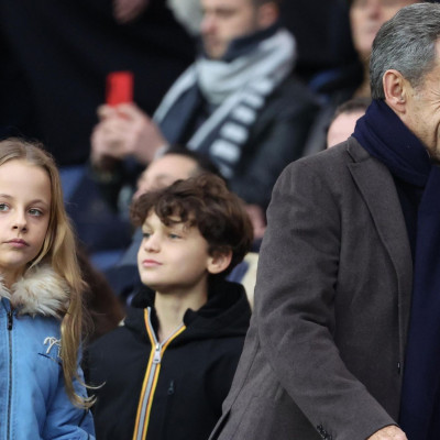 Η κόρη των Σαρκοζί-Μπρούνι δεν είναι «πιο γυναίκα από ποτέ», είναι 13 ετών: Χυδαίο σχόλιο, λένε όλοι