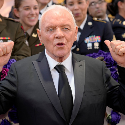 Ο sir Anthony Hopkins γιορτάζει 49 χρόνια νηφάλιος και το μήνυμα που στέλνει μας αφορά όλους