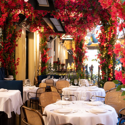 Κεμπάπ τόνου και πεσκανδρίτσα οσομπούκο φέρνουν τη θάλασσα στην καρδιά της Αθήνας