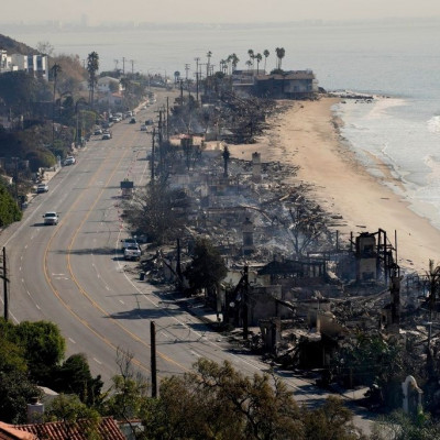 Το L.A θρηνεί μετά τη φωτιά: Σφοδρή κριτική στη Mandy Moore - 50 celebs έμειναν χωρίς σπίτι