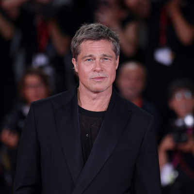Ο Brad Pitt μάς ζητάει να μην δώσουμε ούτε ευρώ, μετά την απάτη 800.000 ευρώ από AI σωσία του