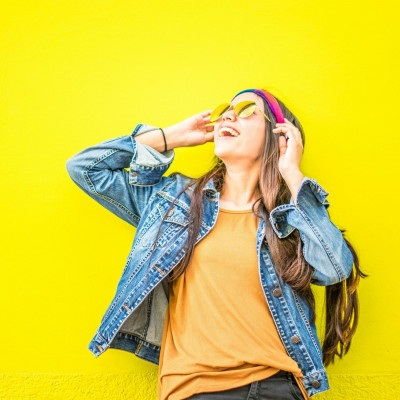 8 συνήθειες που μπορεί να σε κρατούν μακριά από την αληθινή ευτυχία, σύμφωνα με την ψυχολογία