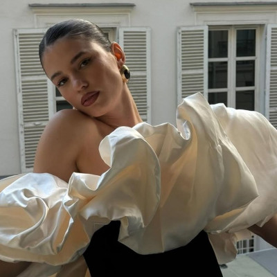 Μακιγιάζ για λιπαρή επιδερμίδα: Όλα τα tips, αλλά και τι να αποφύγεις για να το διατηρήσεις για ώρες