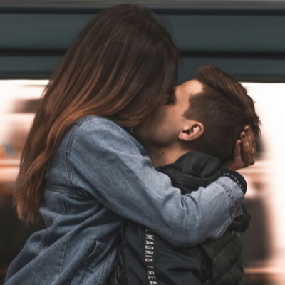 7 φράσεις που επιφανειακά ακούγονται τρυφερές αλλά στην πραγματικότητα είναι σημάδια χειραγώγησης