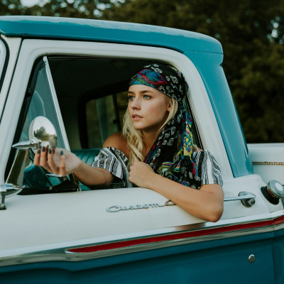 Γυναίκες που δείχνουν ανεξάρτητες, αλλά στο βάθος λαχταρούν επαφή, έχουν αυτά τα 7 χαρακτηριστικά