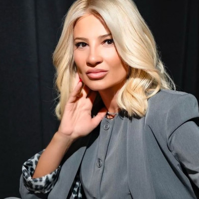 Πώς βρήκαν τα 45α γενέθλια την Φαίη Σκορδά στην πραγματικότητα