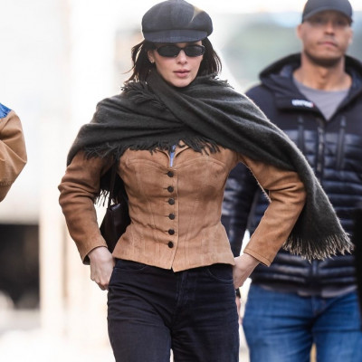 H Kendall Jenner λανσάρει το Bob Dylan style με ένα look στη Νέα Υόρκη βγαλμένο από τα 60s