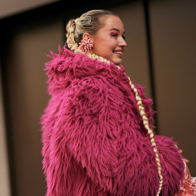 Μακριά μαλλιά: Αυτά είναι τα πιο stylish χτενίσματα που επιλέγουν οι fashionistas