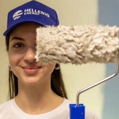 HELLENiQ ENERGY: Με πράξεις, σταθερά δίπλα στις ευάλωτες γυναίκες