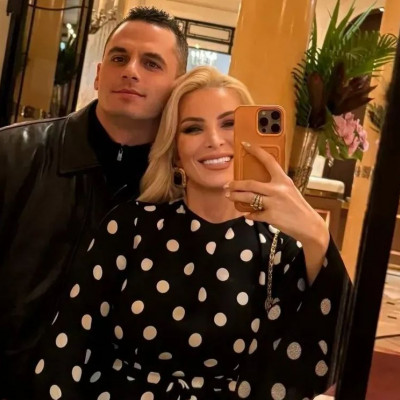 Λίγο πριν κλείσουν 1 χρόνο σχέσης, η KatKen απαθανάτισε τον Παναγιώτη Κουτσουμπή στη Νέα Υόρκη