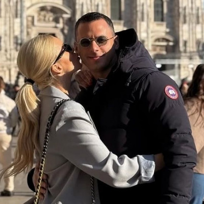 Η Κατερίνα Καινούργιου και ο Παναγιώτης Κουτσουμπής αρραβωνιάστηκαν και το σχόλιό της τα «λέει» όλα