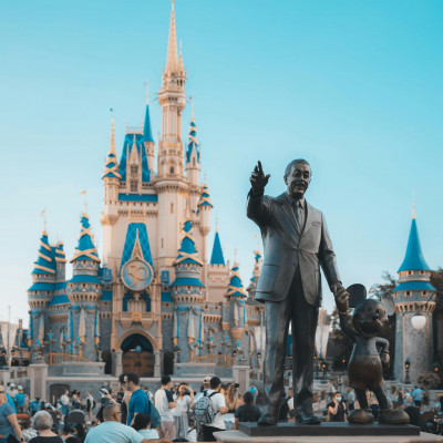 Το 7ο θεματικό πάρκο της Disney είναι στο Άμπου Ντάμπι κι έχει προκαλέσει «βροχή» από σχόλια