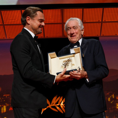 «Ο Robert De Niro άλλαξε τη ζωή μου», είπε ο Leonardo DiCaprio σε μια συγκινητική στιγμή στις Κάννες