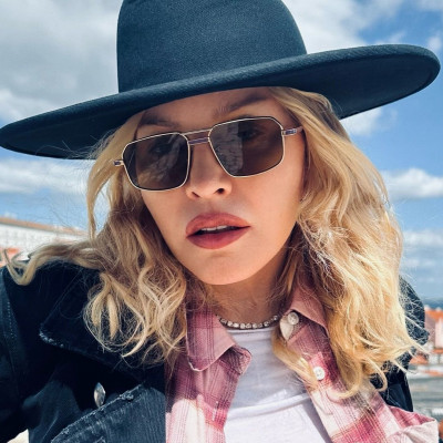 Η Madonna μοιράζεται τον συγκινητικό λόγο πίσω από την αλλαγή στα μαλλιά της & λέει αντίο στο ξανθό