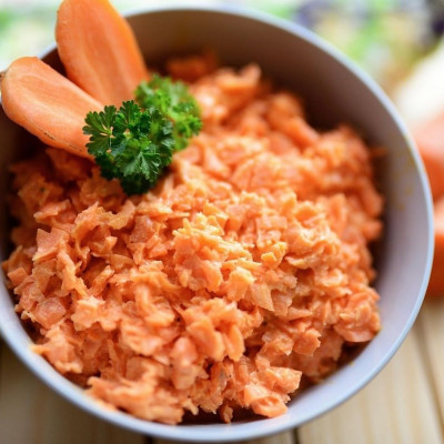 Τι περιέχει η viral σαλάτα ρετινόλης με καρότο και γιατί έχει γίνει τόσο δημοφιλής στο TikTok;