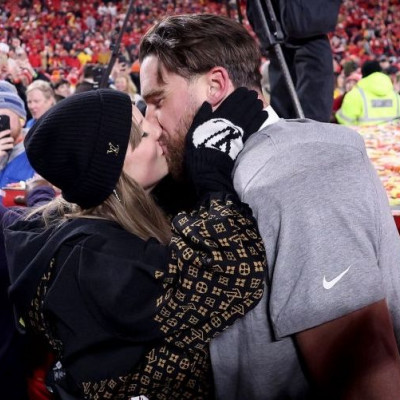 Taylor Swift- Travis Kelce- Το power couple που μας κάνει να ερωτευόμαστε ξανά: Πού θα γίνει ο γάμος
