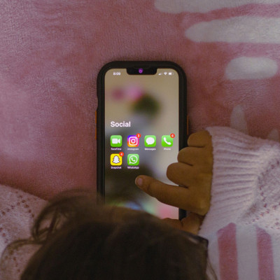 Η Γαλλία θέλει να απαγορεύσει τα social media για τα παιδιά κάτω των 15 ετών - Μήπως και η Ελλάδα;