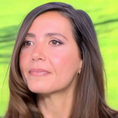 Η Αίθρα Λυκουρέζου μιλά για τον άνθρωπο που την τράβηξε από τα σκοτάδια της κατάθλιψης και συγκινεί