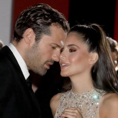 Γάμος Αργυρού - Νίκα: Το λιτό, κομψό νυφικό, το μενού και η ανατροπή & η καλλονή αδερφή της νύφης