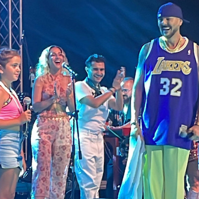 Η Δέσποινα Βουρλιώτη τραγούδησε «Καλημέρα Ελλάδα» κι ο NiVo απέδειξε πόσο τρυφερός μπαμπάς είναι