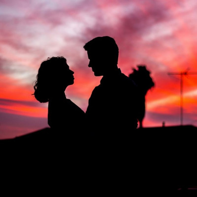 3 «μικροσυμπεριφορές» που κάνουν τις σχέσεις να διαρκούν, σύμφωνα με τους ψυχολόγους