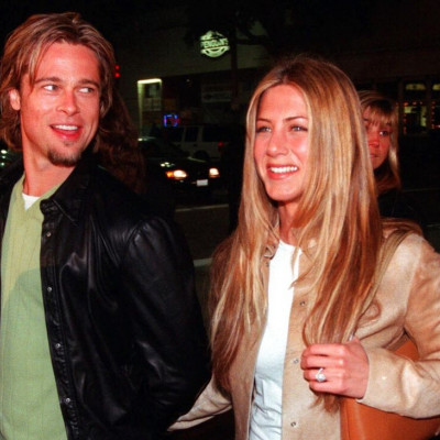 Τι πραγματικά πιστεύει ο Brad Pitt για τη σχέση της Jennifer Aniston με τον υπνωτιστή Jim Curtis