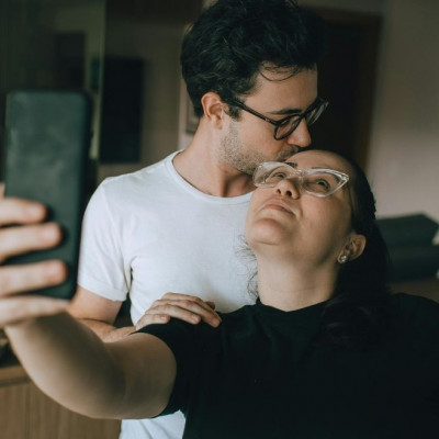 Αν βρεις αυτό το απλό αντικείμενο σπίτι σου, οι ειδικοί λένε πως ο σύντροφός σου ίσως σε απατά