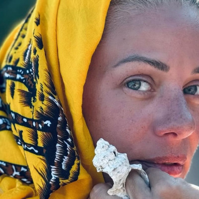 Και τα 47, αρχίζουν από Ρουκ Ζουκ: Η Ζέτα Μακρυπούλια έχει γενέθλια και κάθε φέτος και πιο όμορφη