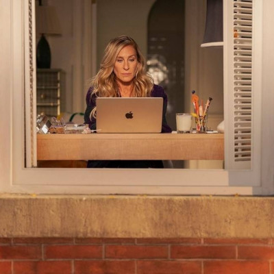 And Just Like That η Sarah Jessica Parker αποχαιρετά για πάντα την Carrie Bradshaw