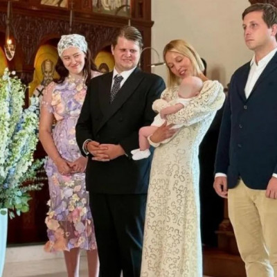 Η Μαρία Ολυμπία Ντε Γκρες έγινε νονά: Το ποστ του περήφανου Παύλου και το κομψό φόρεμα από δαντέλα