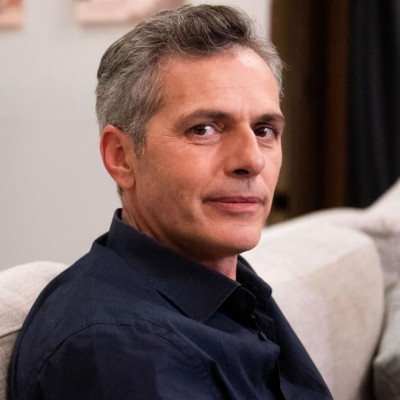 Έγκλημα δίχως δολοφόνο στη Γη της ελιάς και ο Μάριος Αθνασίου αποκτά σύμμαχο στη συγκάλυψη