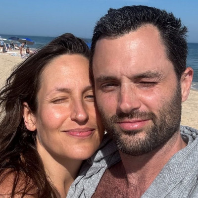 Hey You! Ο Penn Badgley έγινε ξανά μπαμπάς δύο αγοριών που μοιάζουν σαν δύο σταγόνες νερό