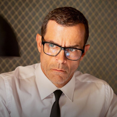 Οι 3 πρώτες σκηνές του  Δικαστή Μαρκουλάκη που παραβιάζει κάθε νόμο για να σώσει τον γιο του