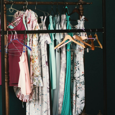 Wardrobe Detox: Η τέχνη του καθαρισμού ντουλάπας - ο φθινοπωρινός οδηγός ανανέωσης