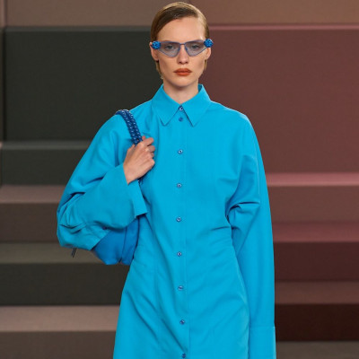 Fendi & Jil Sander: Στην Εβδομάδα Μόδας του Μιλάνου, η άνοιξη 2026 έχει επιλέξει τα pop χρώματα