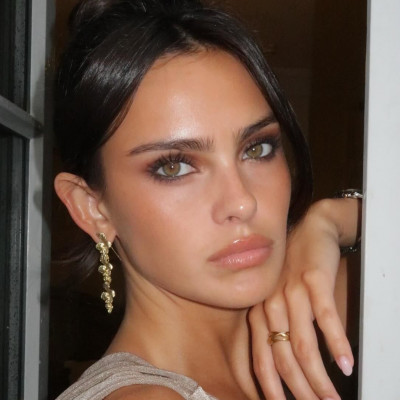 Fall bronze makeup: Το viral μακιγιάζ του TikTok που ταιριάζει το ίδιο, σε καστανές & σε ξανθές