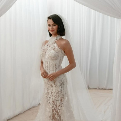 Τα 3 νυφικά της Selena Gomez με υπογραφή του οίκου Ralph Lauren έφεραν 10 εκατομμύρια likes