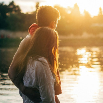 Ο «κανόνας των 10 λεπτών»: ο πιο εύκολος τρόπος να ξανασυνδεθείς με τον σύντροφό σου