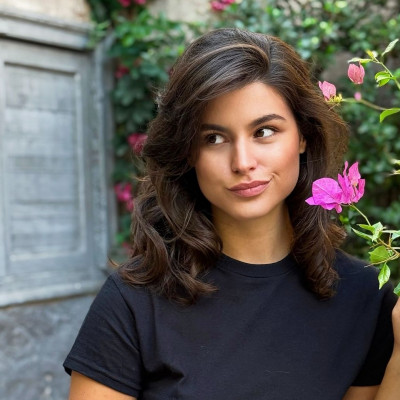 «Με σόκαρε»: Η Δανάη Παππά αναρωτήθηκε γιατί βρέθηκε υπόλογη για τον κρητικό χορό με τον Μπισμπίκη