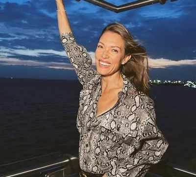 Minimal αισθητική με 3 κλασικά prints: Η Βίκυ Καγιά τα επιλέγει όλα - Καρό, ρίγες και animal print