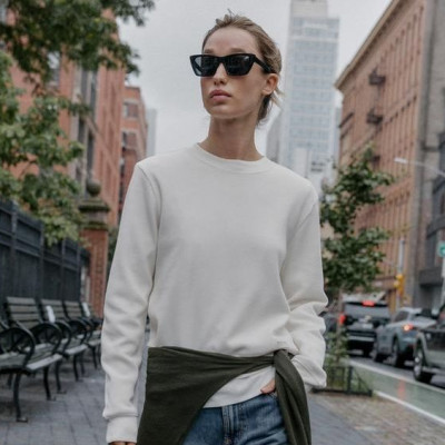 Πώς να αφαιρέσεις τους λεκέδες από ιδρώτα στα t-shirts με ένα σπιτικό κόλπο