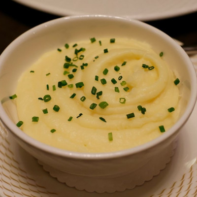 Σε 15 λεπτά θα φτιάξεις τον πιο απίθανο πουρέ πατάτας στον φούρνο μικροκυμάτων