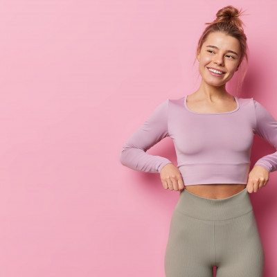 Ξέχνα τους κοιλιακούς: 3 ασκήσεις για κοιλιά που μπορείς να κάνεις οπουδήποτε