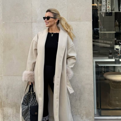 Η Κατερίνα Καινούργιου στο Παρίσι φόρεσε τα 2 παλτό που θέλουμε όλες αυτή τη σεζόν