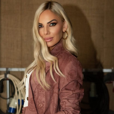 Η Ιωάννα Μαλέσκου εμφανίστηκε με πιο σκούρα μαλλιά από ποτέ: ποια ήταν η αντίδραση του συζύγου της