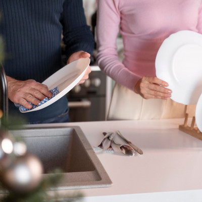 Αντίο στο στεγνωτήρι πιάτων στον πάγκο: η νέα τάση που δεν πιάνει χώρο και είναι πιο πρακτική