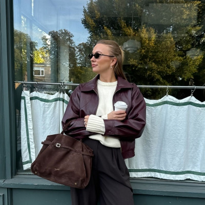 November's style: 5 κοντά πανωφόρια που είναι ιδανικά για τον τωρινό καιρό και χαρίζουν στυλ