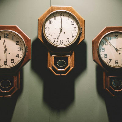 Γιατί περνάει πιο γρήγορα ο χρόνος μετά τον Covid-19 το 2020; Οι θεωρίες συνωμοσίας και η εξήγηση